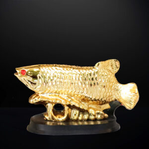 Feng Shui Arowana Fish On Lucky Coins Showpiece (Oxidized Golden) |Feng Shui Lucky Golden Arowana Fish [Golden] | Feng Shui Golden Arowana Fish Money Fish Statue Figurine Home Furnishing Ornament Lucky Wealth and Prosperity (13 cms)